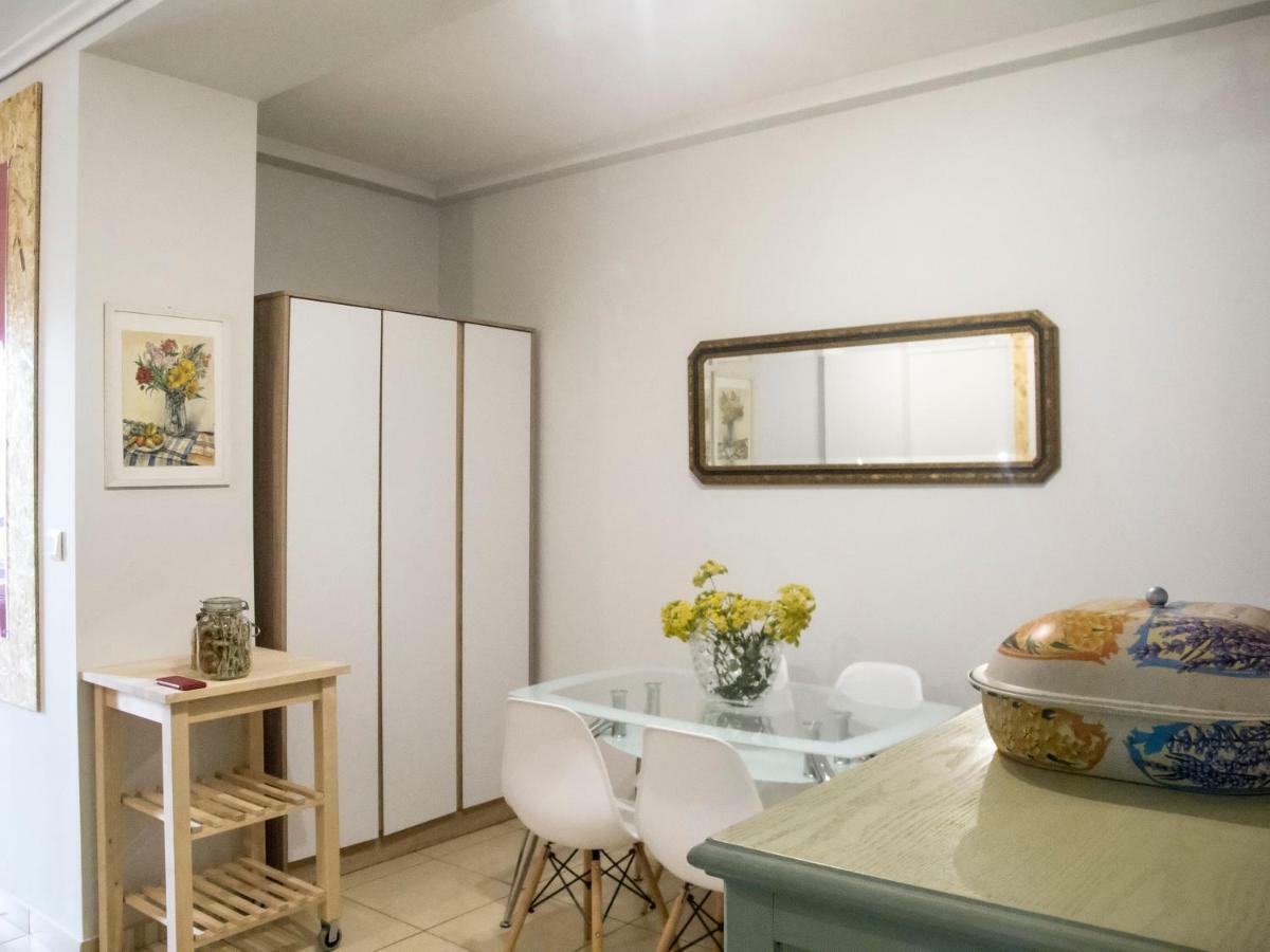 Stemma Superior Luxury Apartment